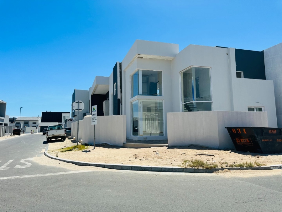 4 Bedroom Property for Sale in Sandown Western Cape